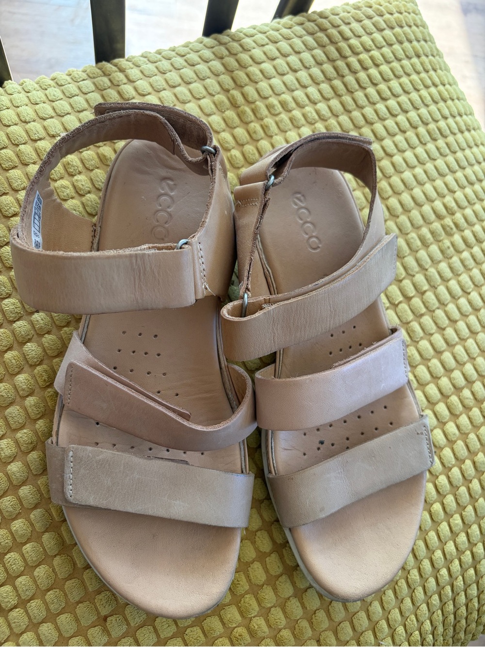 ECCO Women's Tan Leather Velcro Strap Sandals sz 37